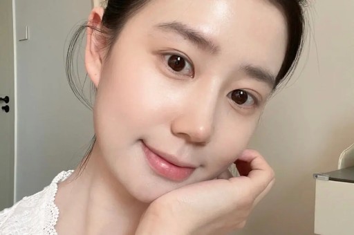 玩山姆托举梗妈妈被禁言30天前脚道歉后脚带货