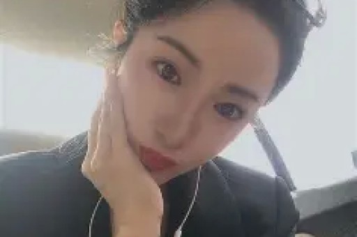 加拿大前总理儿子拍性感大片秀腹肌！硬蹭准继母水果姐热度网友：呃……